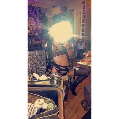 We all have a dark side, it just depends on who wants to stick around an love it!! 😍