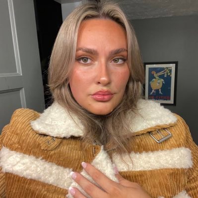 BellaVizzu93477's profile picture. 