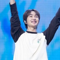 여우비 ywb (@ywbonew) 's Twitter Profile
