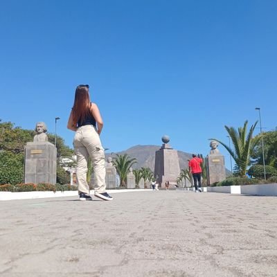 Cada día queriendo aportar un granito de arena a este planeta 🌱

Estudiante de ingeniería ambiental.