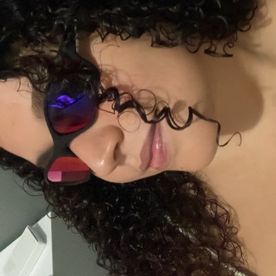 só falo aqui quando eu tô deprimida, triste, chateada, com raiva e chorosa