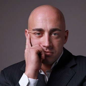 Ik jaag niet, ik trek aan. Betoverende geesten met een relaxte persoonlijkheid.