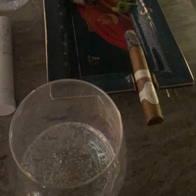 3v88yYX2yf19274's profile picture. 