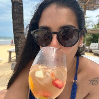 descolonize minha corpa, desbinarize minha genere
futura nutricionista de vcs