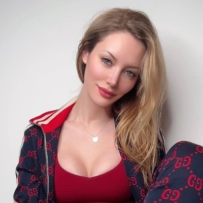 ChiccaFumagalli's profile picture. Instagram: chiccafumagalli