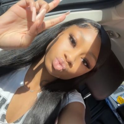 zircoia's profile picture. Mahzi 🩵