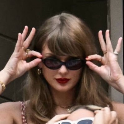 23y| books 📖| acadêmica de medicina 3/6 e usuária de crocs👩⚕️| Neste perfil servimos à Taylor Swift