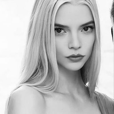 lymphoblasts's profile picture. ι put the hot ιn psychotιc                                                           
elα/delα 𖹭 #girlytwt #shtwt