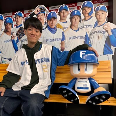 プロダクション人力舎所属 コンビ名春日向のように→ハルひなた 北海道千歳市で元気に育ちました。