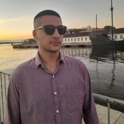 23 y. RJ. Fanático por futebol. Tricolor de coração. Irritar rivais é meu entretenimento.