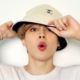 yu82740253's profile picture. 