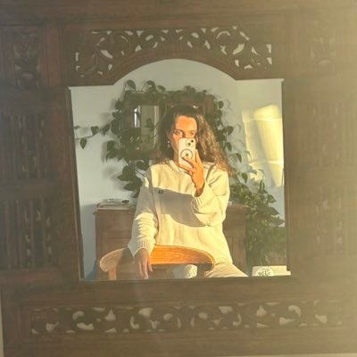 καὶ ποθήω καὶ μάομαι 🕊 hybrid poet & lecturer, @Cornell MFA ‘21 | poems in @IndianaReview, @canthius, @haydensferryrev, amongst others