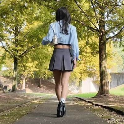ファッションやメイクを楽しんでマイペースに外出自撮りしてます😃DMやリプには返信できないことが多いですが、目は通してます🤗メイン @tomomindude