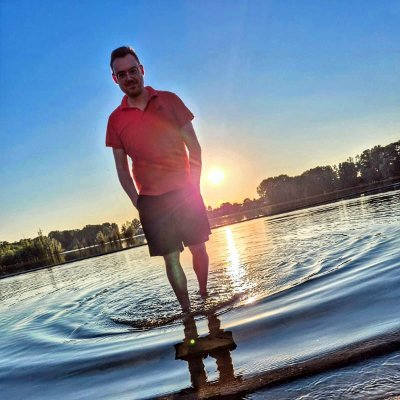 🇩🇪 | @rocketleague - player for @TrinitasEsports |⚽🚗
Former @RivalRushRL Producer 🎥
#CoachTheCoaches - Absolvent
https://t.co/WGgbYwFo7u 👀