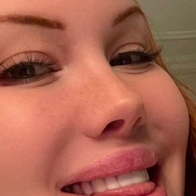 I live by myself, I pay my rent I love my mom and I'm attractive and sexy lady
