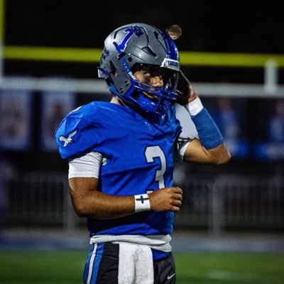Taft High School || varsity starting QB || C/O 2026 || 3.1GPA || QB 5’9 175 #3 || 312-468-5110||https://t.co/ZvYtZpHyhO.