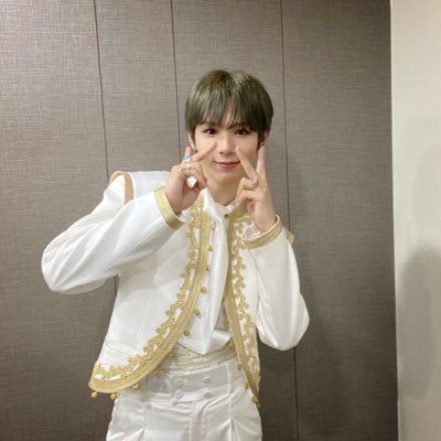 c98HY3t2DPlxASI's profile picture. 