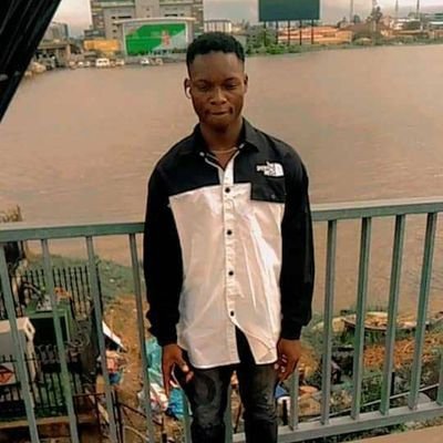 CMichael52431's profile picture. I am a chef if you need my services I am always active🔪🍽️🥣🫕🥗🍲🍛🍝👛✈️ any country just a commission call  WhatsApp Facebook this is my number 08169095217