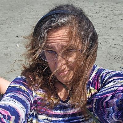 Mama of three girls...married to one man....kickboxing...Deadhead Italian /Mohawk Christian