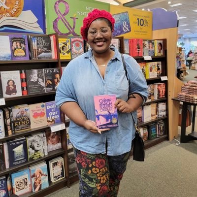 Author of LOVE REQUIRES CHOCOLATE & LOVE IN 280 (4.15.2025) • rep @leahbene • “unfriendly but polite” 💕💚