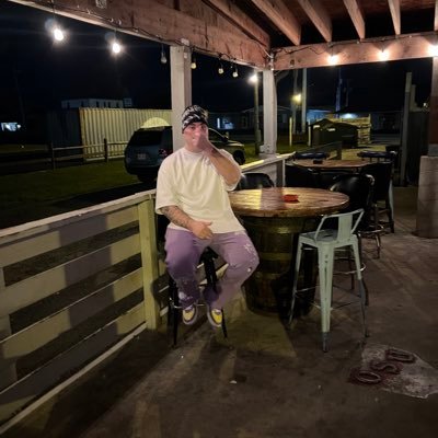 RavensNation | ig: boinkbooted | Streamer | Fashion junkie | rιp вeɴjι | https://t.co/alvFCX02WU