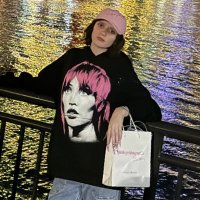 Calz (@wantsomeonika_) 's Twitter Profile