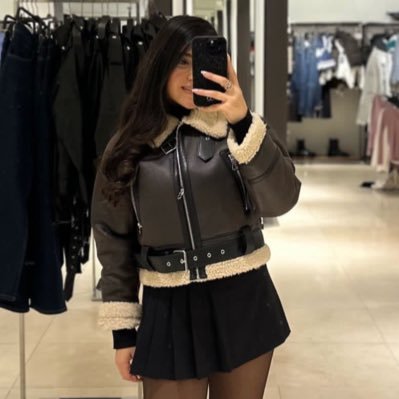 farima_lovely's profile picture.