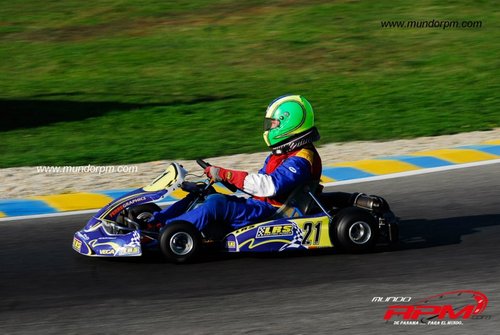 PILOTO DE KARTING- AMANTE DE PORSCHE