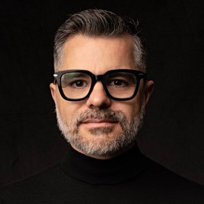 Transformando la Educación Digital desde @AcaPolDigital 🌐🐋 Preside Centro de @EticaDigital_ | Autor de libros, conferencista y profesor en #GobernanzaDigital