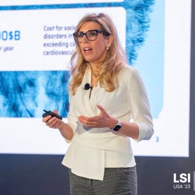 carolainaguilar's profile picture. Creator of winning teams, Innovation Maker and Global Learner