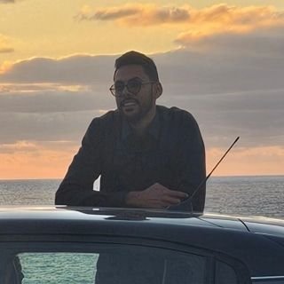 yakoub81's profile picture. celui qui ne sait pas cammander celui ci doit obéir😀🤪