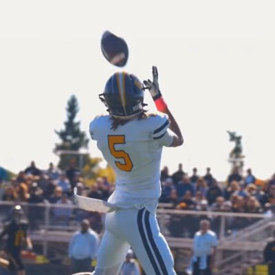 football & track | 6’3 190 | class of 26 | WR,EDGE,ATH | 📍Rochester, Ny @uprepfball | Email- brookenparis1@gmail.com | HC. @CoachIcy16