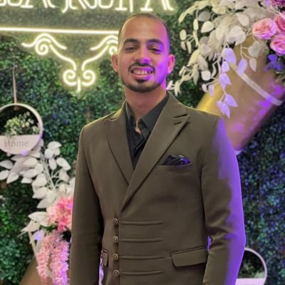 *
ڪل ٱلبـلاد ٱغتـراب ، إلا ضلـوعك وطـن ~ 🖤
.
*