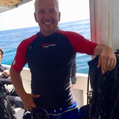 Heavy Metal Wreck Diver! Lobster diving, spearfishing, and deep-diving are my favorite passions! 🐬🤙🏖