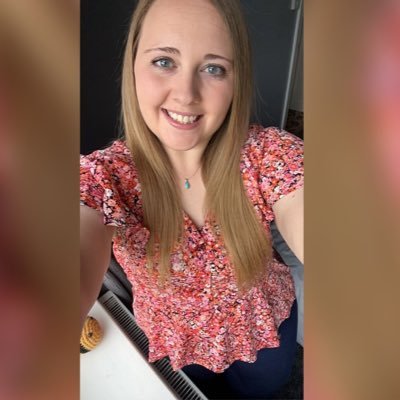 Amielou1992's profile picture. 33 | In a Relationship💍❤️ | Love My Man | I Love My Life, My Family And My Friends 🙂 Loves Singing | Seeing Family | Banger Racing 🙂