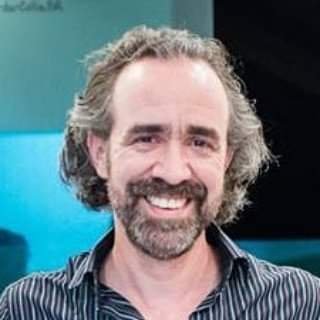 TI por profissão. Libertário por ideologia. Papiteiro de assuntos aleatórios por prazer.
Meu lema é liberdade, responsabilidade, consentimento e cooperação.