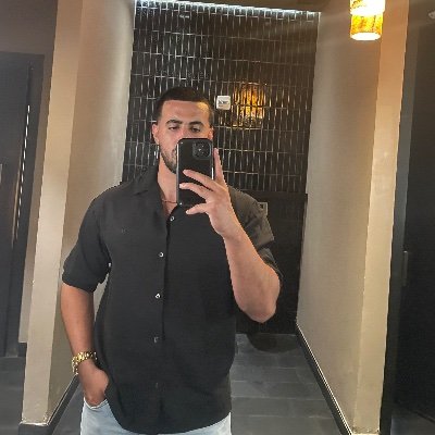 adv0531's profile picture. 