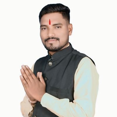 जीवन पुष्प चढ़े चरणों में,
मांगे मातृभूमि से यह वर।
तेरा वैभव अमर रहें मां,
हम दिन चार रहें ना रहें।।
भारत माता की जय....