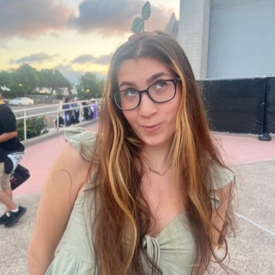 nyc🏳️🌈twitch partner || happy to be here :) || @itgetsbetter @pineconestreams @floaromatownST @soupbowltv twg tpg || 💌alliemiller23ttv@gmail.com