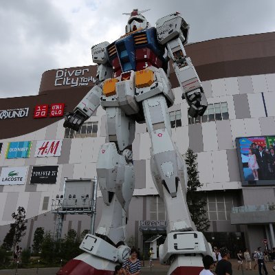 スターウォーズとガンダムとドラクエ好きです。 週末はモデラーに変身して、コツコツ・マイペースでプラモを作っています。 Xは情報収集メインであまり呟いてませんが、フォローして頂いた方はフォロバさせて頂きます。たまに無言フォローさせて頂くこともあります
