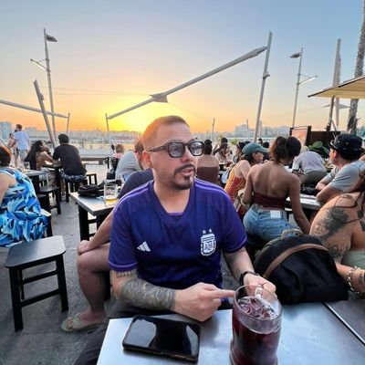BordonSergio09's profile picture. No es la estatura, ni el cuerpo, ni la belleza la que te hacen una gran persona, es el corazón, la humildad y la inteligencia Yeyo.bordon14 Yerbalife FC.  🧡💙❤️