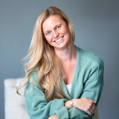 manonrinsma's profile picture. ♡🥇Travel Book 2O25 📚 𝗔 𝗙𝗮𝗿 𝗖𝗿𝘆 𝗳𝗿𝗼𝗺 𝗬𝗲𝘀𝘁𝗲𝗿𝗱𝗮𝘆
♡ CLIO award-winning creative | accountability coach
♡ Livy’s mom ✨