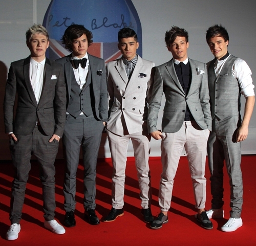 ONE BAND, ONE DREAM, ONE DIRECTION!!! HEY MY NAME IS VANESSA, I'M 14 AND IM FROM PERTH, AUSTRALIA. IM A TRUE DIRECTIONER! ❤ ❤ ❤