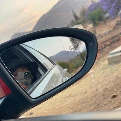 Lethugushwahla's profile picture. Listen,smile,agree and then do whatever you were going to do anyway