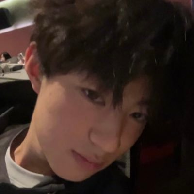 ImXHxMHs6x2216's profile picture. 