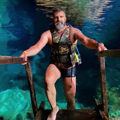 ChrisDevidson's profile picture. 📚 Lifelong learner and avid reader 📖