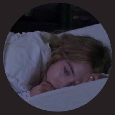 بين قهوتى فى الصباح وصوت فيروز فى المساء تمضى حياتى🖤🧸..