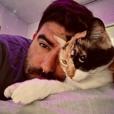 Informaticucho de oficio 💻⌨🖱 . . Friki a ratos 🎮 . . Amante de los animales 🐱🐶🦎🦄 . . Life finds a way 🦕