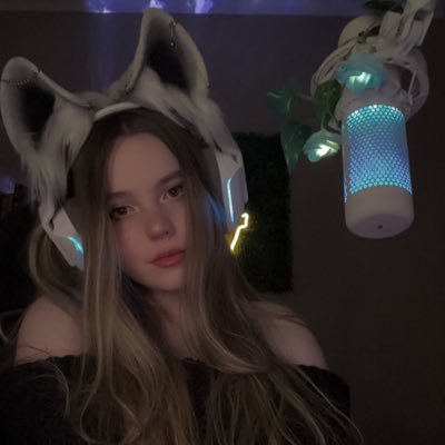 Twitch Affiliate 💜Variaty Streamer✨ Artist | Illustrater | Twitch assets 🌸 Commissions open🤍 kitsxumi@gmail.com