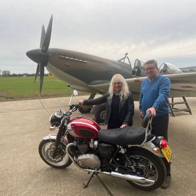 Leeds United fan and biker . Happily married to a Paula . Half Irish ☘️ , as mum was from the south. 🇬🇧